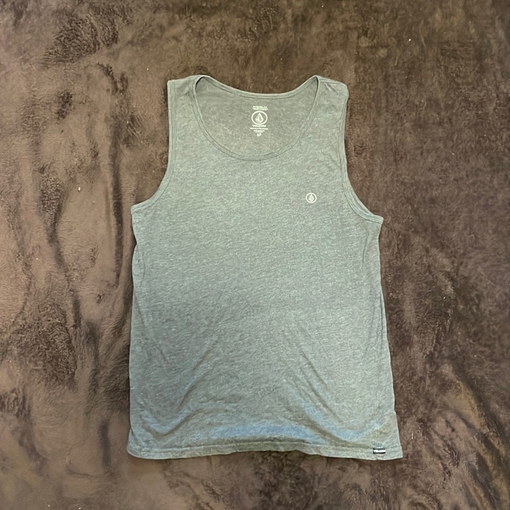 Small Volcom men’s grey tank top